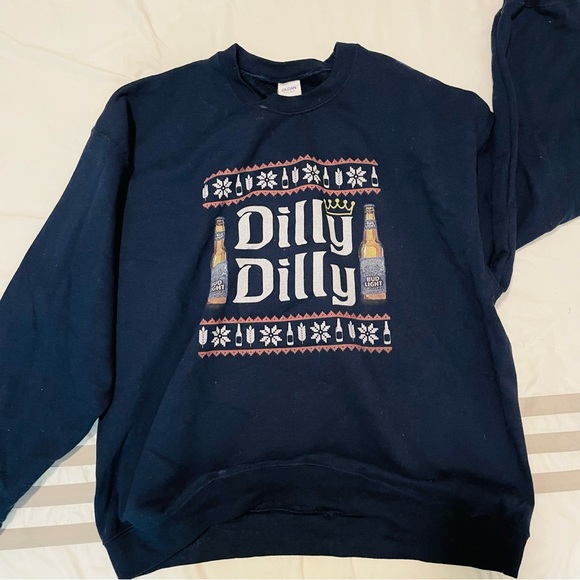 GILDAN “Dilly Dilly” Bud Light Sweatshirt - Picture 8 of 8